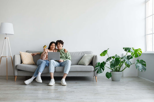 Unlock Lab Grown Diamonds from Home: The Convenience of Online Engagement Ring Shopping in Japan