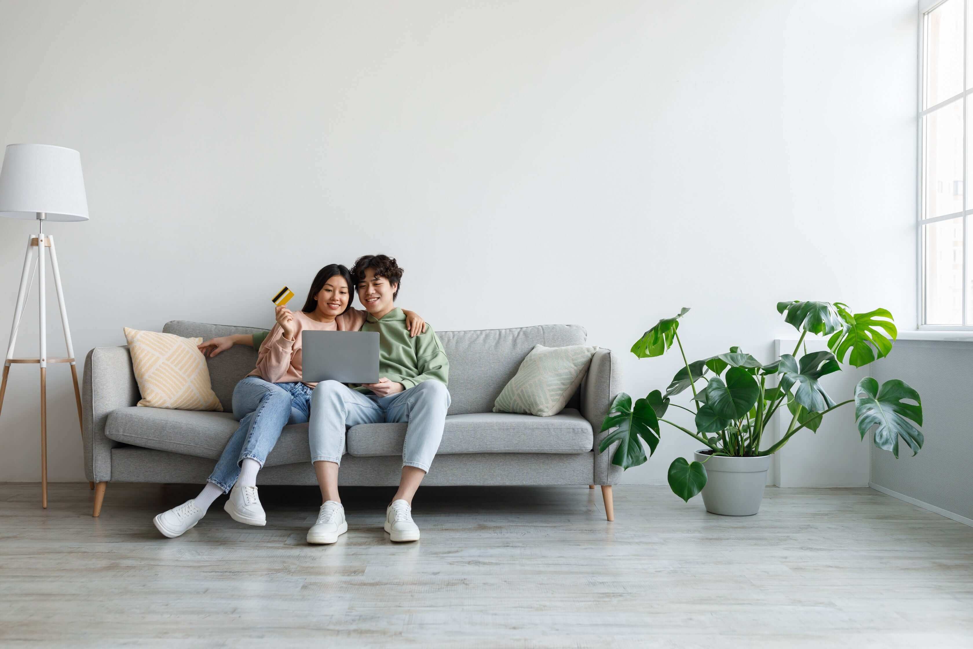 Buy Engagement Rings Online in Japan: A Smarter, Modern Way to Say "Yes"