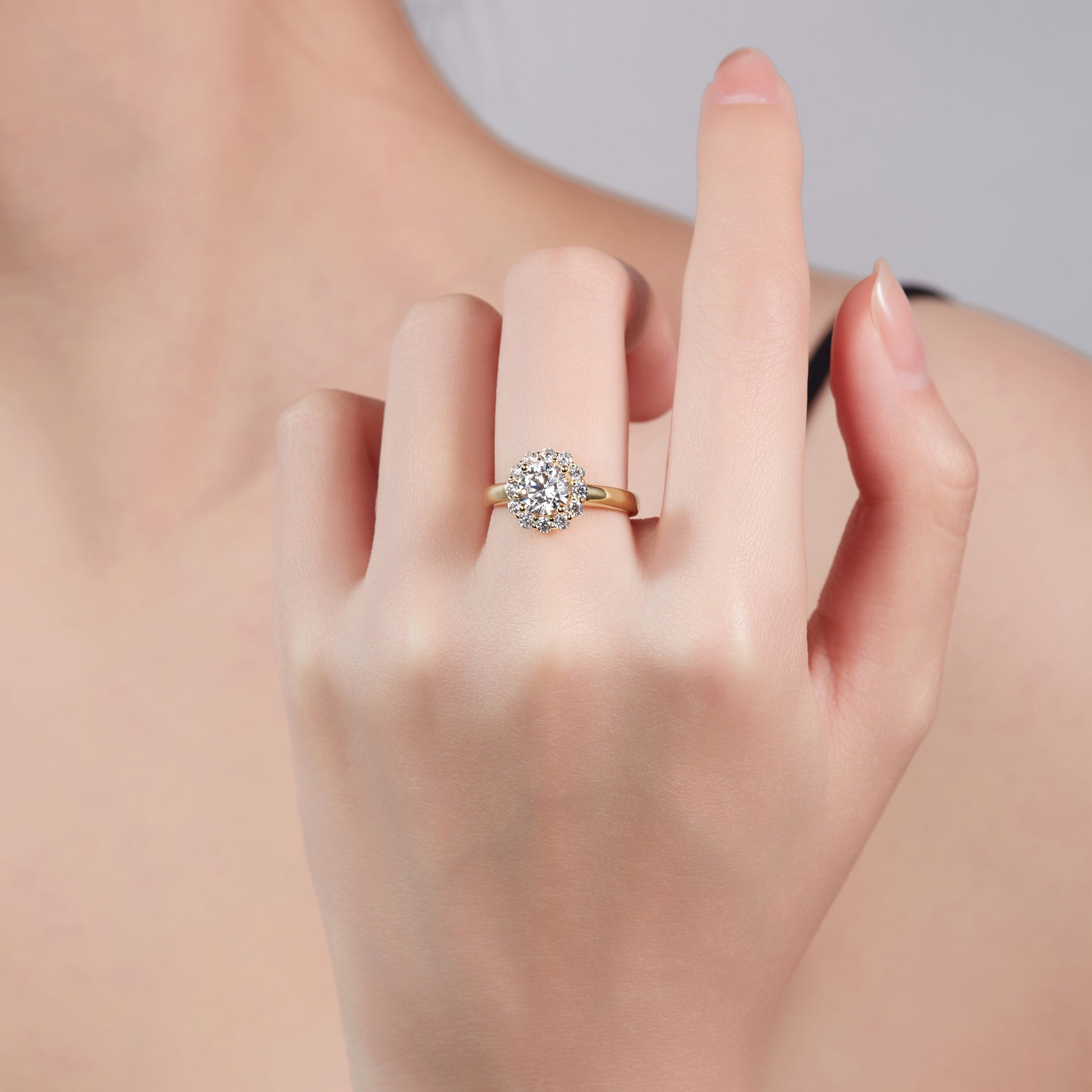 Golden Halo Preset 1ct Diamond Ring