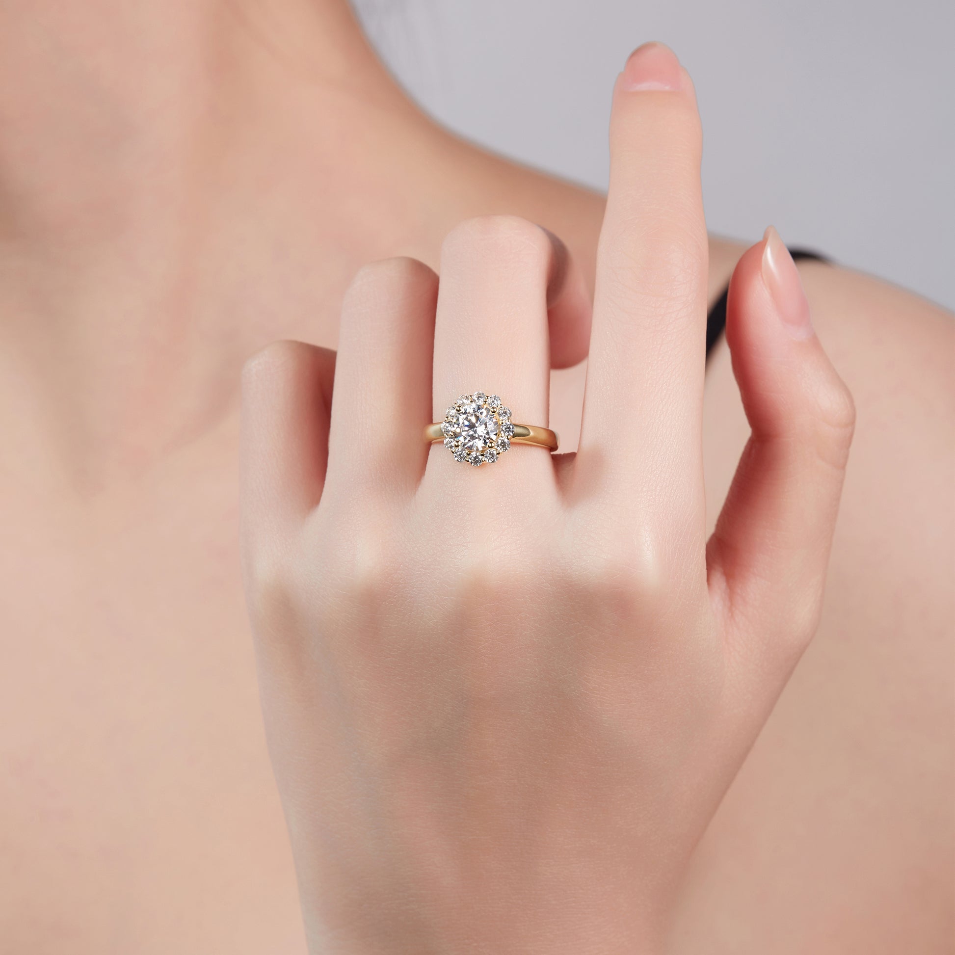 Golden Halo Preset 1ct Diamond Ring