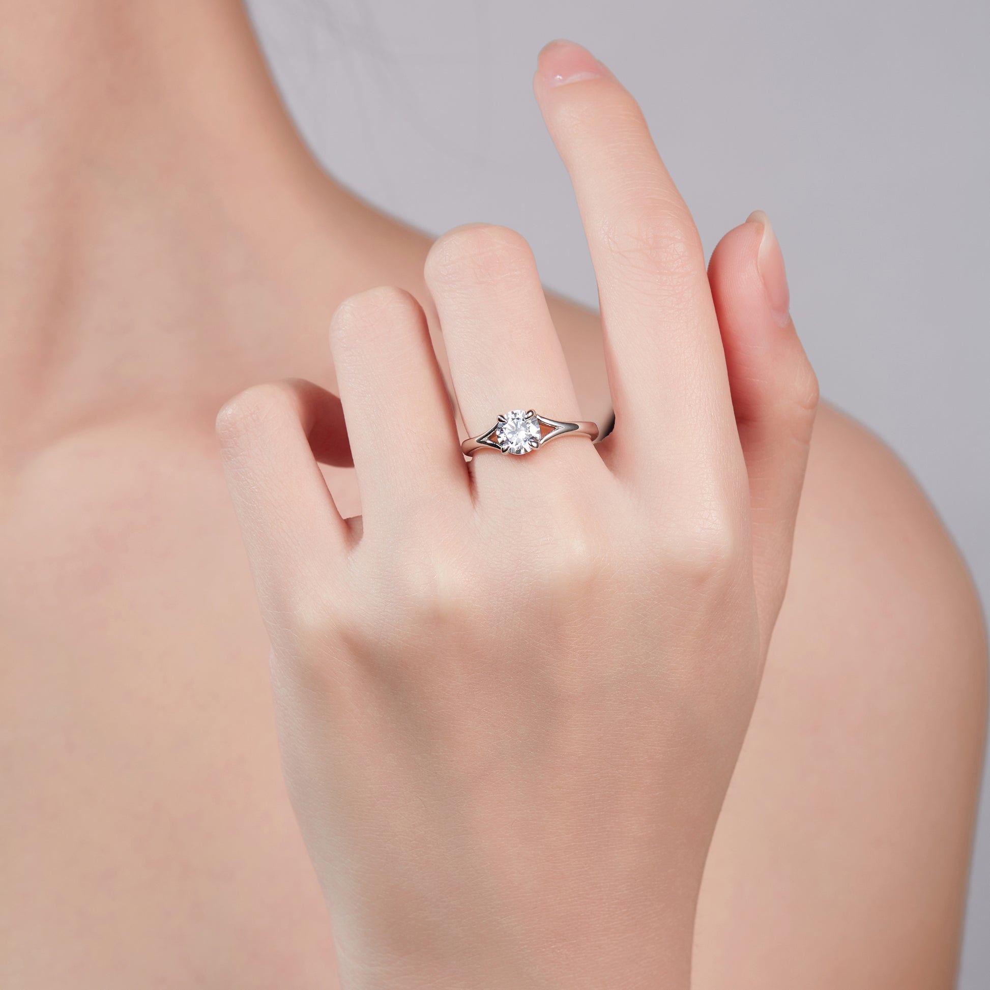 Carina Round Solitaire Preset 1ct Diamond Ring