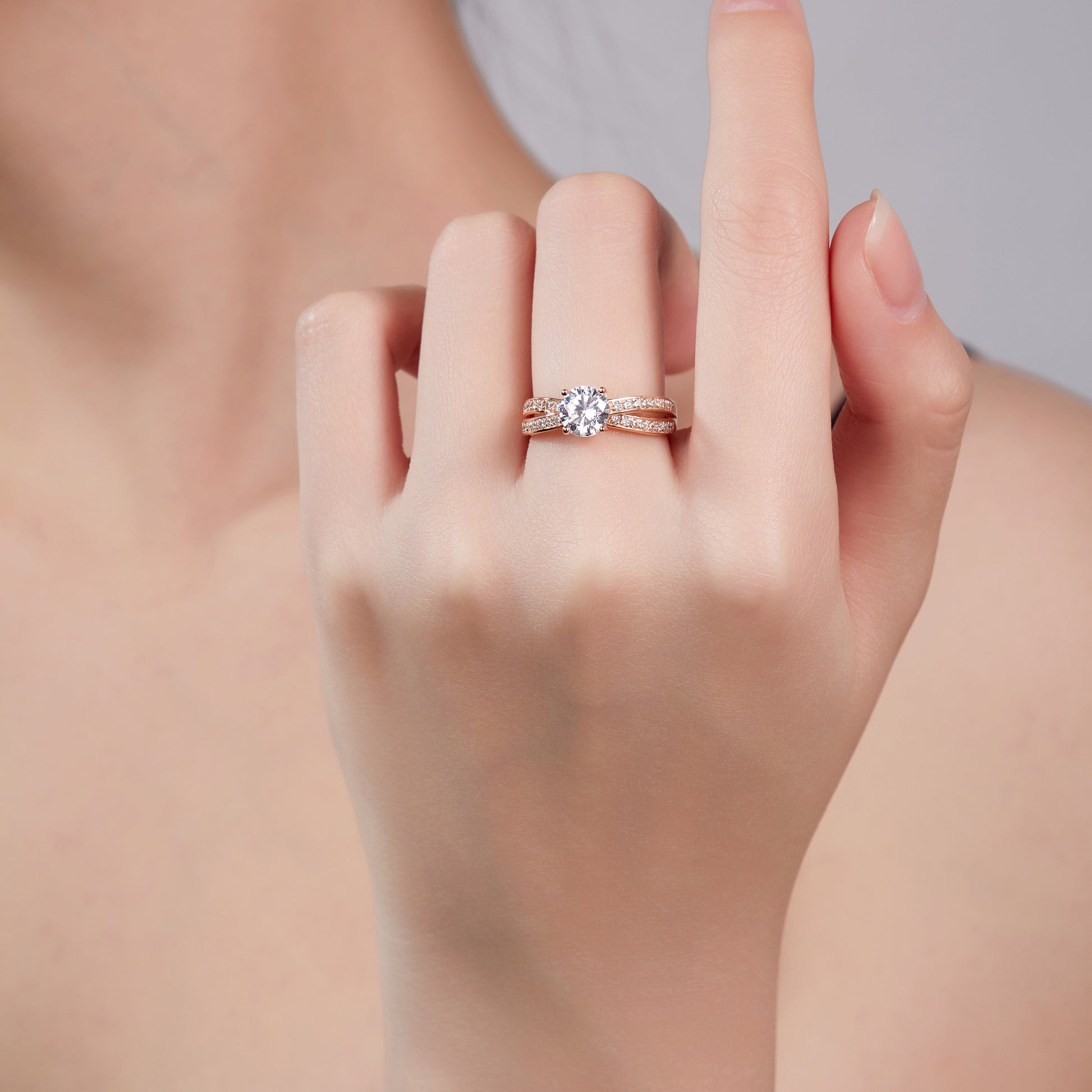 Amelie Pave Preset 1ct Diamond Ring