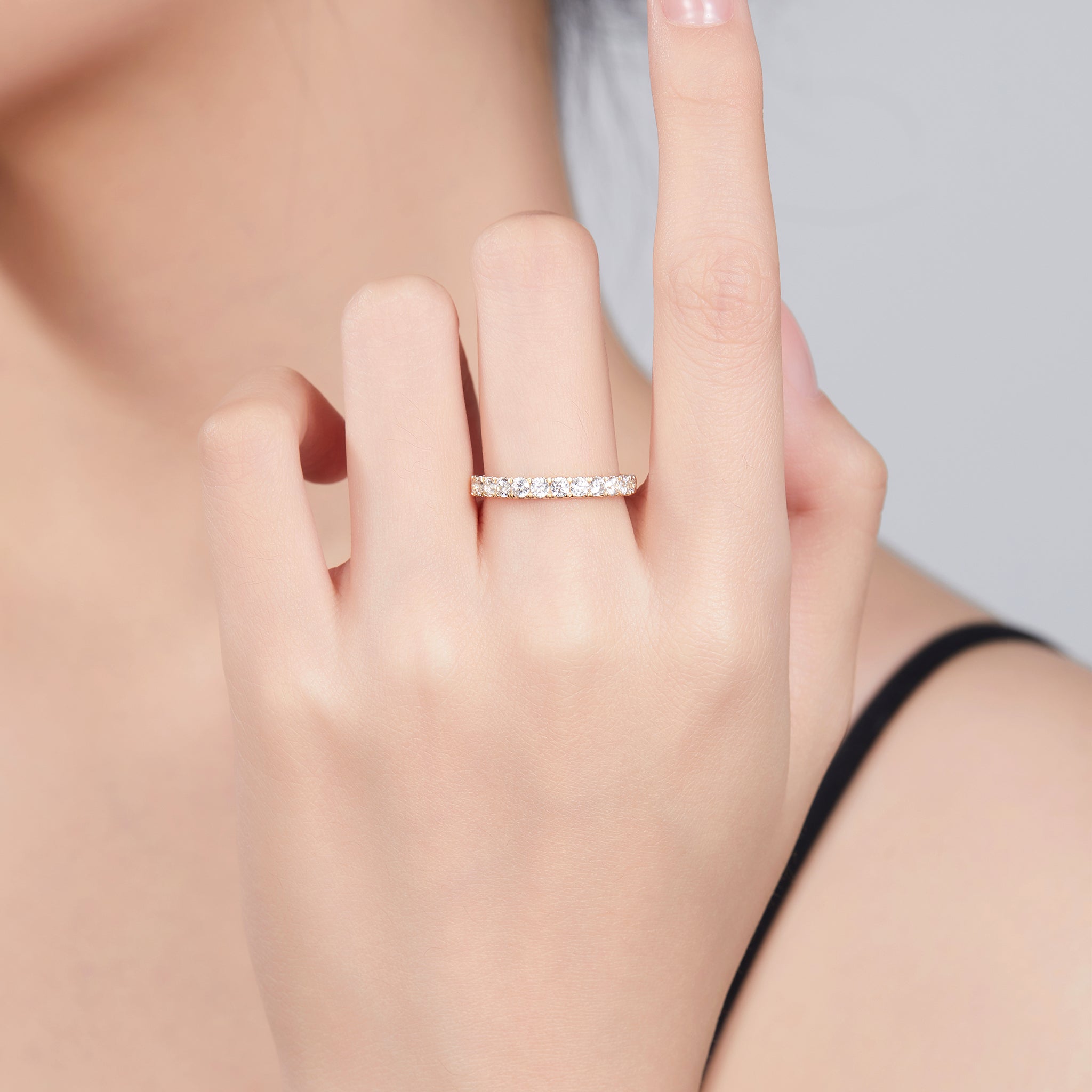 Pavé 2.5mm Wedding Band